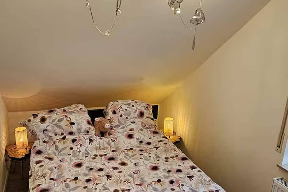 Ganze Wohnung, 3 Zimmer ruhig und schick mit Kaminofen, Schwäbische Alb - ebike Verleih möglich in Lichtenstein (Stadt), Lichtenstein