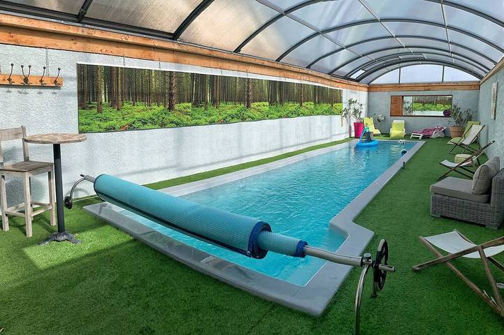 Gîte pour 21 personnes, avec jacuzzi et jardin, animaux acceptés à Lasserre