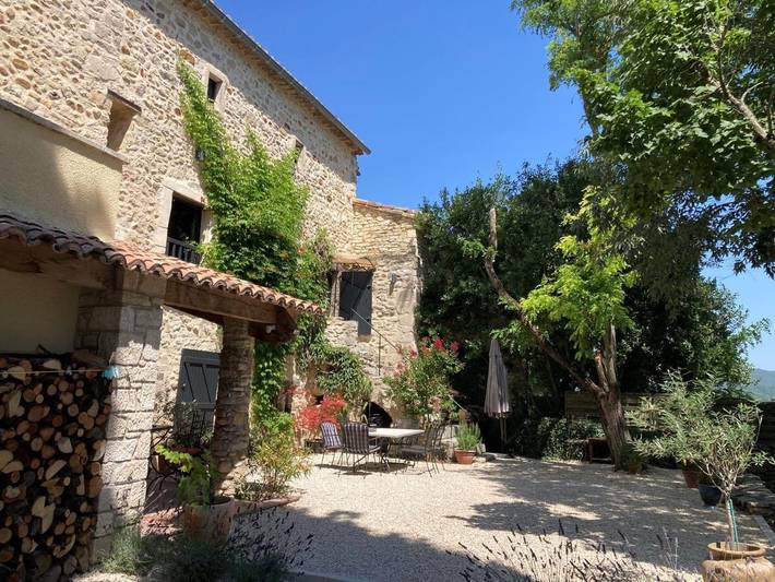 Chambre d’hôte pour 2 personnes, avec Terrasse ainsi que Jardin et Piscine