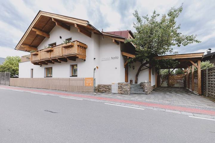 Chalet für 10 Personen, mit Balkon und Whirlpool sowie Garten