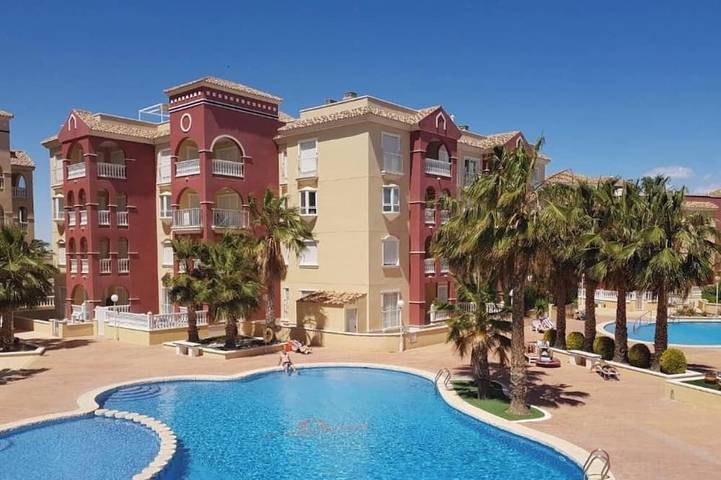 Ferienwohnung für 6 Personen, mit Terrasse und Pool in Los Alcázares
