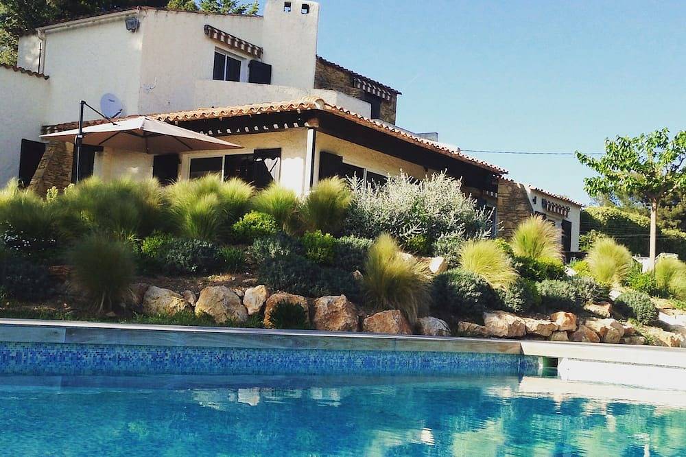 Sea and hills view, 7 bedrooms, heated swimming pool, Bandol St Cyr/ Mer Sanary in La Cadière-d'Azur, Toulon region