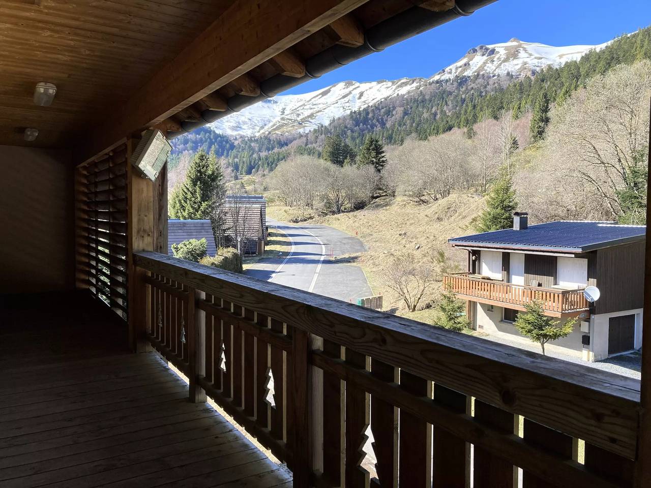 Appartement entier, T2 avec vue sur les montagnes et wifi à Alt in Le Lioran, Laveissière