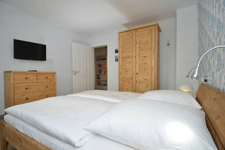 Ferienhaus für 8 Personen, mit Sauna und Terrasse sowie Garten in Middelhagen - 4