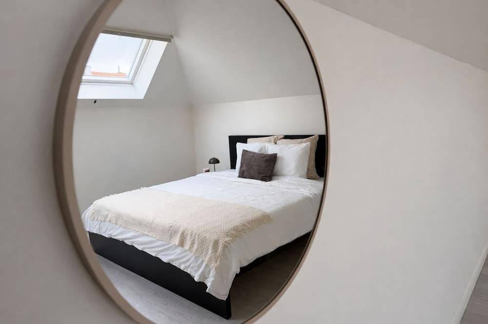 Ganze Wohnung, Central Ghent | Private Room w/ WIFI & Shared Lr in Gent (Flandern), Gent
