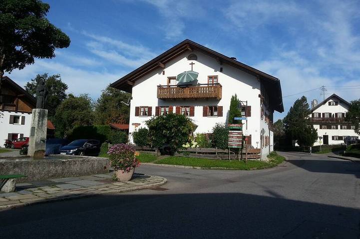 Bauernhof für 4 Personen, mit Balkon und Whirlpool in Bad Bayersoien