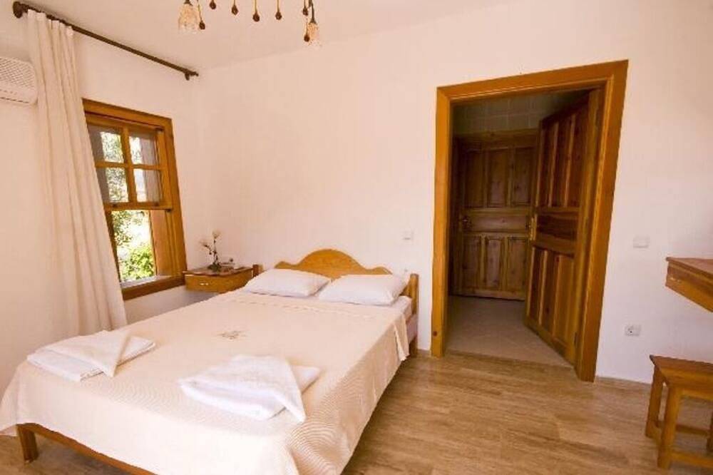 Çeşme'de Lüx Havuzlu Aile Villası ! in Cesme, Türkische Ägäis