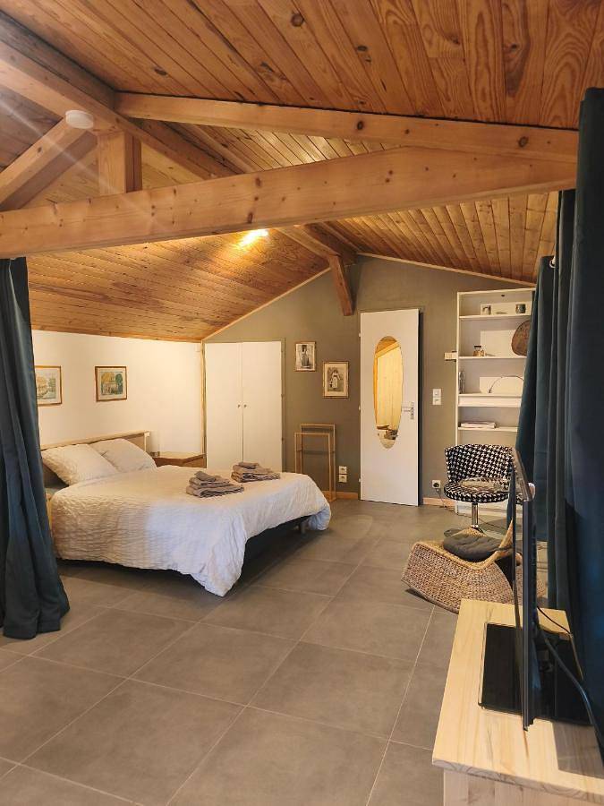 Chambre d’hôte pour 2 personnes, avec Terrasse et Jardin