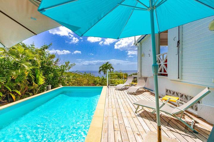 Location de vacances pour 6 personnes, avec piscine ainsi que jardin et vue dans Plage Leroux - 2