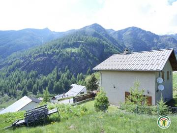 Gîte pour 5 personnes, avec jardin dans Hautes-Alpe