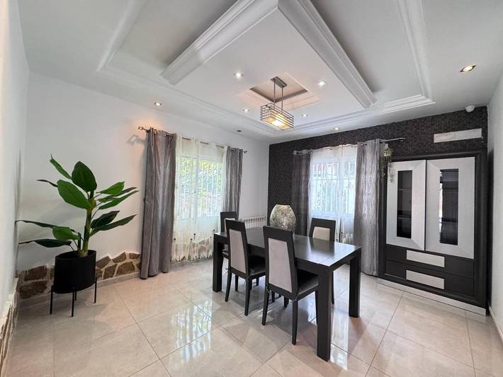 Villa pour 17 personnes, avec piscine ainsi que vue et terrasse, animaux acceptés à El Campello - 4