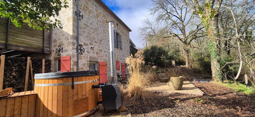 Location de vacances pour 2 personnes, avec sauna et piscine ainsi que jardin et vue à Moissac - 2