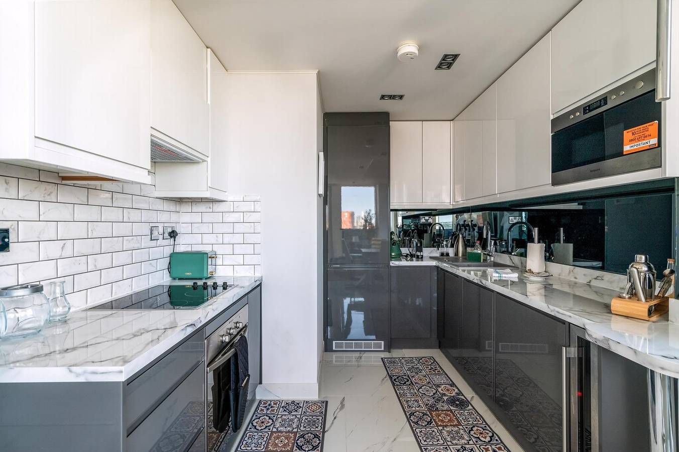 Entire apartment, Canary Wharf Retreat with Free Secure Parking in Tower Hamlets, London