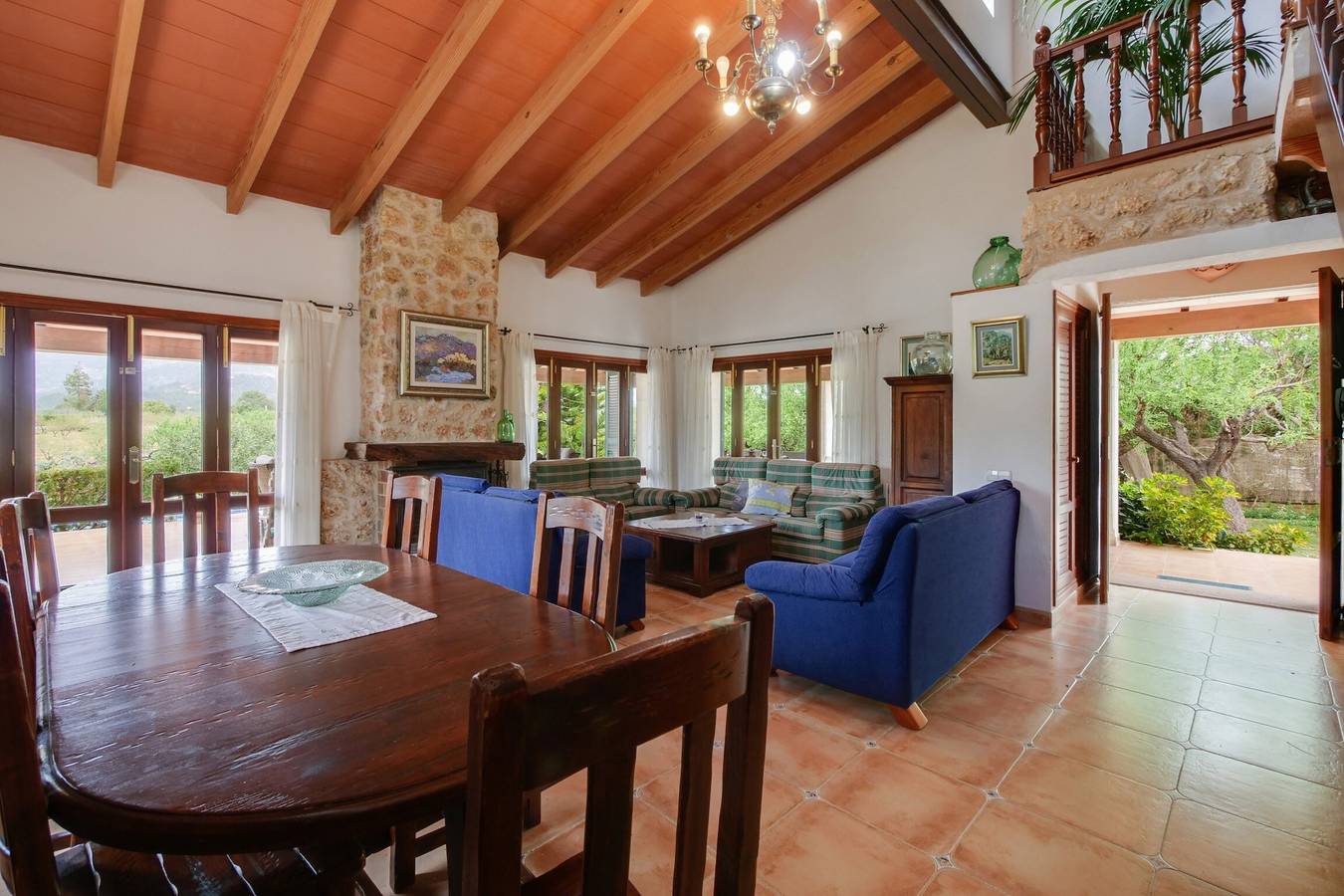 Finca Can Reure con vistas a la montaña, piscina Wi-Fi, jardín y terraza in Inca, Interior de Mallorca
