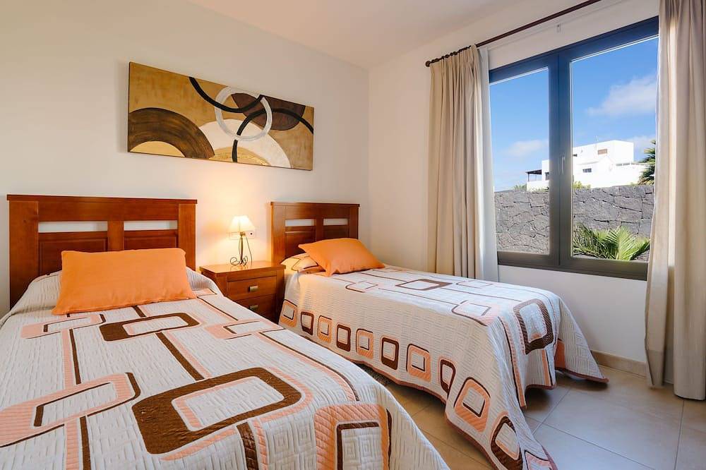 Villa Clara, zona tranquila en Tías con piscina privada, climatizada y barbacoa. in Tías, Lanzarote