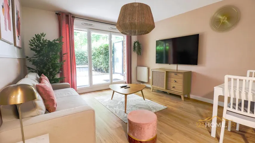 Apartamento de vacaciones para 5 personas, con jardín además de terraza y jacuzzi - 1