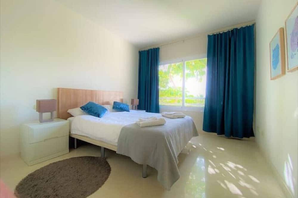 Ganze Wohnung, Amazing Apartment in Estepona Lagoon in Estepona Old Town, Estepona