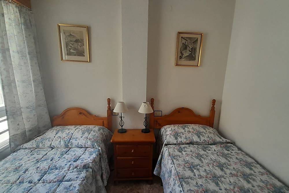 Entire apartment, Almost on the beautiful beach of La Herradura. Pets welcome! in La Herradura, Almuñecar
