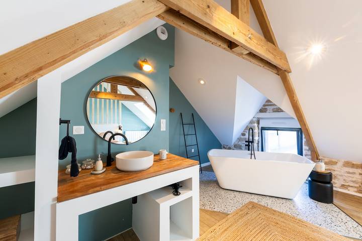 Ganze Wohnung, Écrin Romantique - Appart 4 étoiles, jacuzzi privé in Quimperlé, Quimper und Umgebung