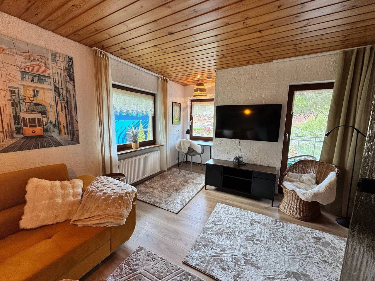 Apartamento inteiro, Apartamento Anni's Waldloge amigo dos cães com terraço e vista para o vale in Schramberg, Central Black Forest