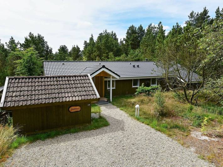 Ferienhaus für 8 Personen, mit Terrasse und Sauna in Houstrup Strand