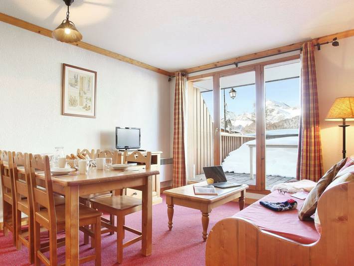 Gîte pour 8 personnes, avec piscine et balcon/terrasse, animaux acceptés dans Office De Tourisme De Notre Dame De Bellecombe - 4