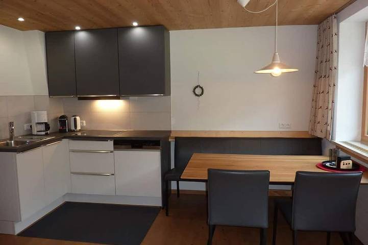 Ferienwohnung für 4 Personen, mit Garten und Balkon in Klösterle am Arlberg