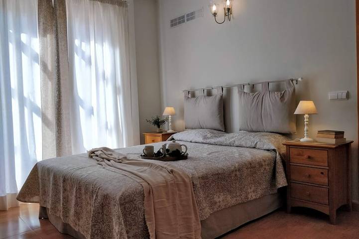 Appartement entier, Appartement avec grande terrasse et vue fantastique in Iznájar, Sierras Subbéticas