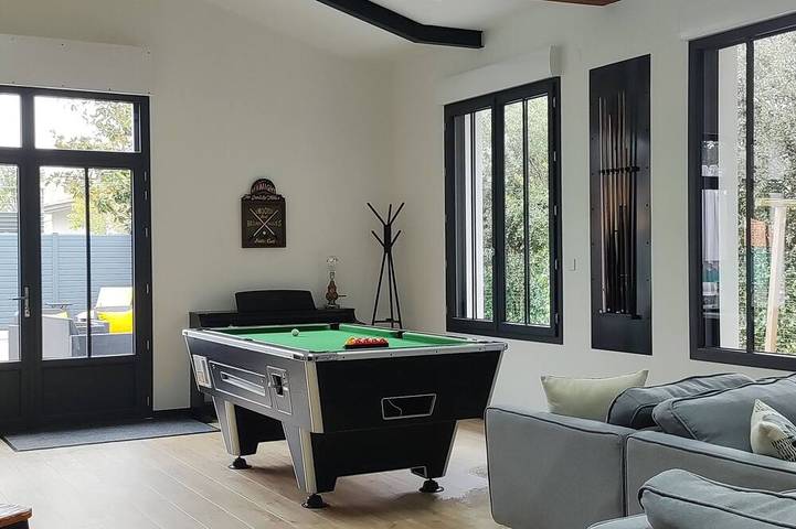 Location de vacances pour 12 personnes, avec jardin dans Office De Tourisme De Ronce Les Bains - 4