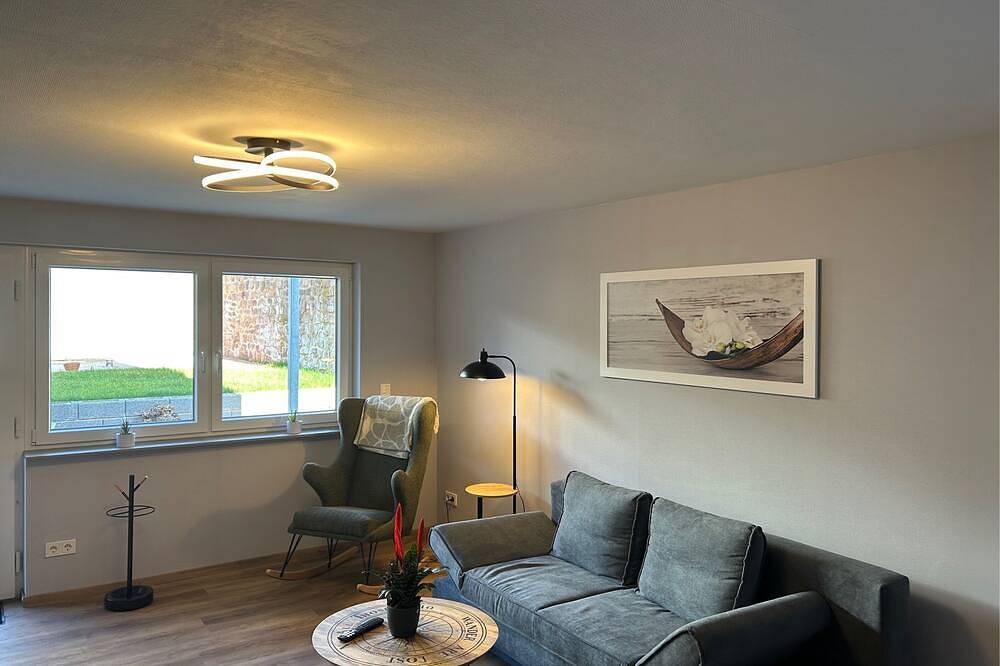 Ganze Wohnung, Gemütliches Appartement mit Terrasse und Gartenblick in Heusweiler, Saarbrücken & Umgebung