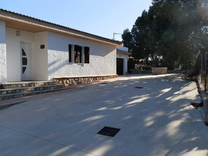 Villa für 8 Personen, mit Ausblick und Terrasse sowie Garten in Tarragona Provinz - 4