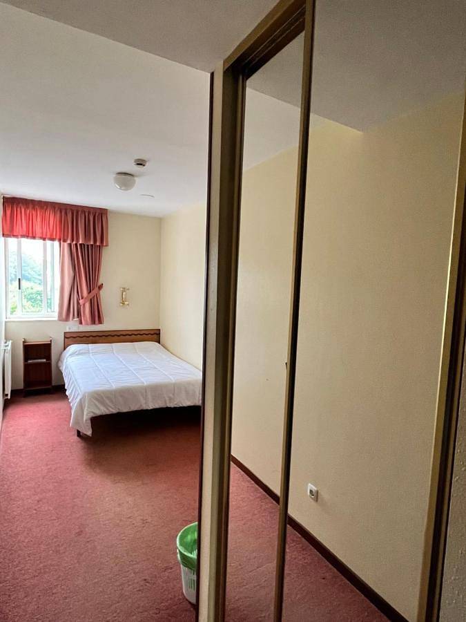 Single Room with Private Bathroom in Conxo, Santiago de Compostela