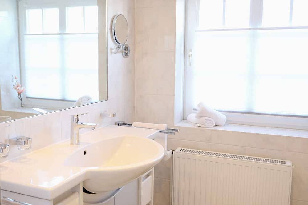 Ganze Wohnung, Großzügige 2-Zimmer-Ferienwohnung in Westerland mit Balkon und Parkplatz in Westerland, Sylt (Gemeinde)