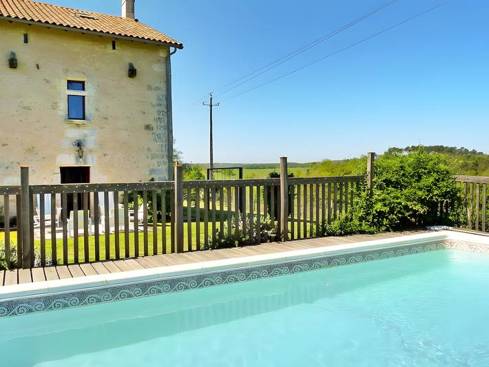 Gîte pour 8 personnes, avec jardin à La Chapelle-Faucher