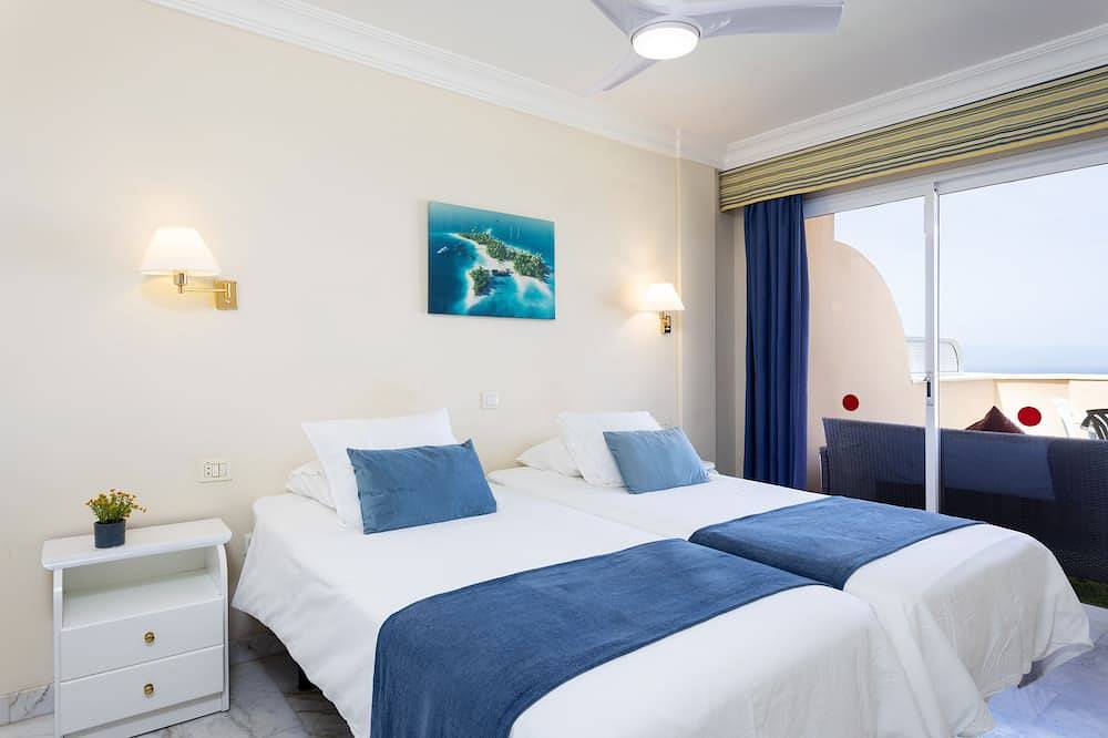 Entire apartment, Superb Location - Panoramic Sea & Cliff Views - Wifi - Air Conditioning Unit in Playa de los Guíos, Santiago del Teide