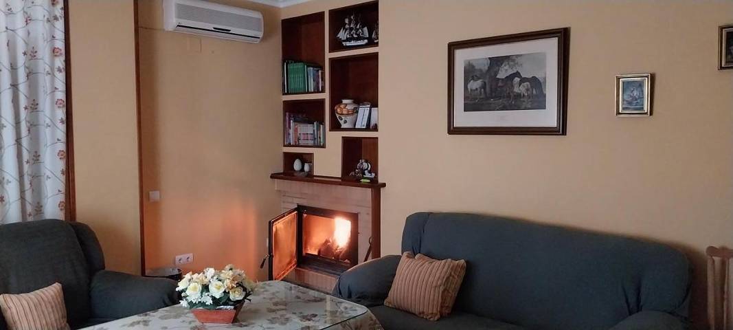Casa rural para 11 personas, con jardín y vistas en El Real de la Jara