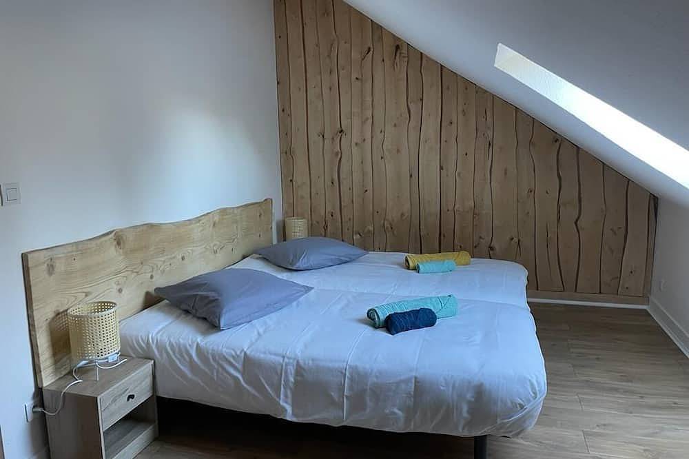 Entire apartment, Le Milan Royal Apartment In Character Property in Mouthe-Lac et Mont d’Or, Doubs