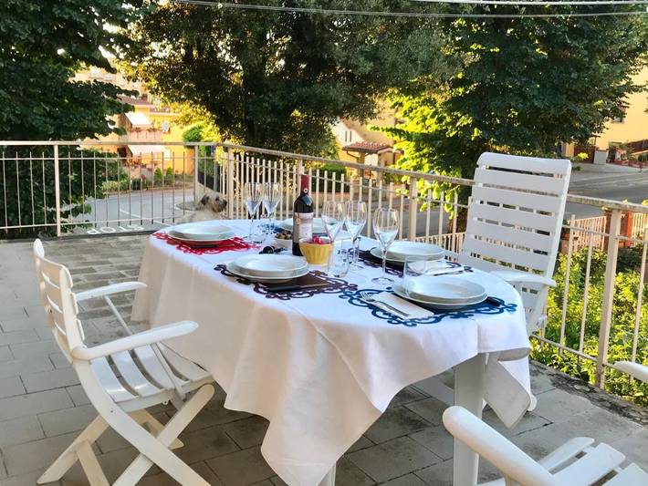 Agriturismo per 5 persone, con panorama e giardino a Cavriglia