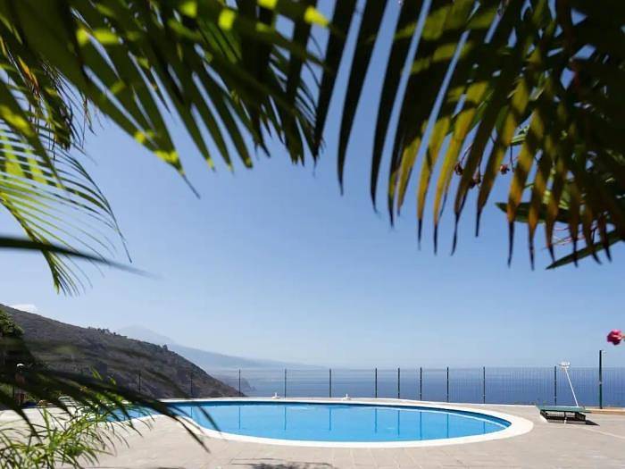 Entire holiday apartment, Blue Dream: Panoramic view on heights over the sea in La Matanza de Acentejo, North Tenerife