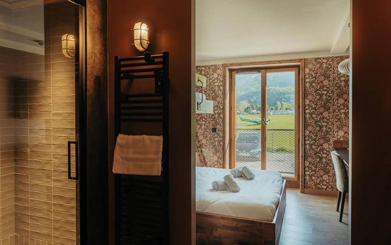 Location de vacances pour 3 personnes, avec terrasse et jardin, animaux acceptés à Challes-les-Eaux - 3