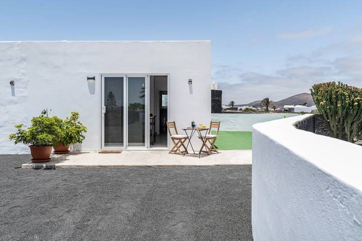 Ganze Wohnung, Ferienwohnung 'Casa Majina' mit Vulkanblick, Terrasse und Wlan in El Islote, San Bartolomé