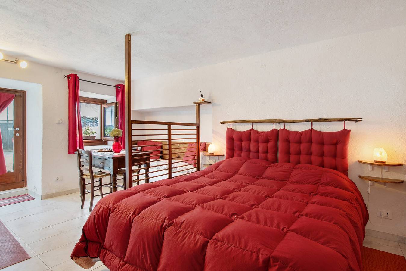 Entire studio, Studio 'Nel Cuore Della Via Francigena' with Mountain View and Private Garden in Quart, Wallisian Alps