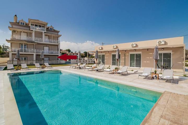 Ferienwohnung für 4 Personen, mit Garten und Ausblick sowie Pool in Zakynthos Stadt