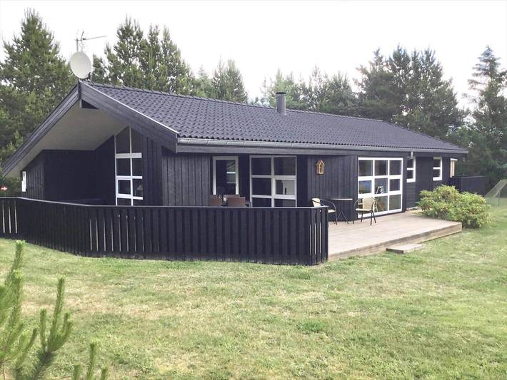 Ferienhaus für 8 Personen, mit Pool und Whirlpool sowie Sauna und Terrasse, mit Haustier