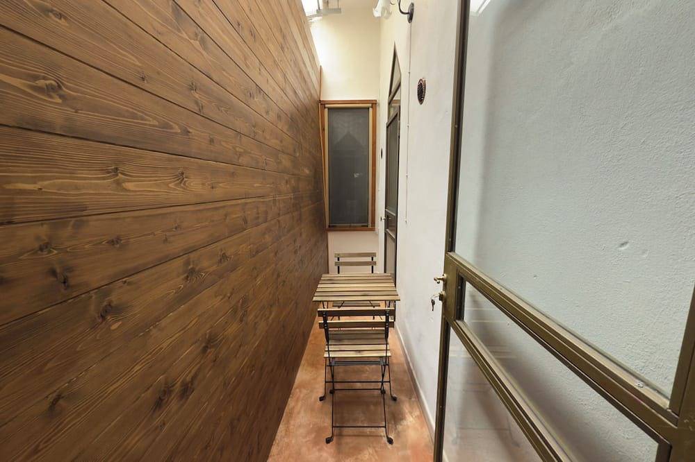 Entire apartment, Charming Tuscany Saloon - 2Br Apartment in Colle Val d'Elsa Center in Colle di Val d'Elsa, Siena Province