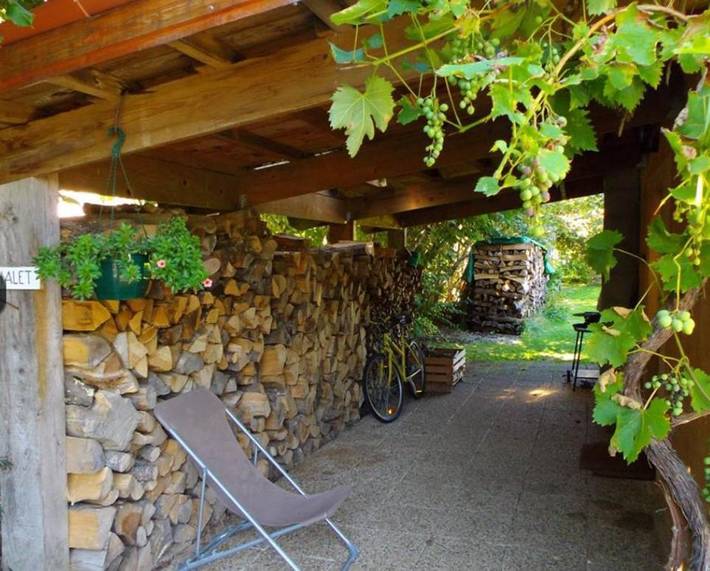 Gîte pour 3 personnes, avec terrasse ainsi que vue et piscine à Seix - 3