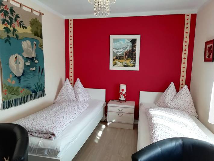 Ferienwohnung für 2 Personen, mit Terrasse und Garten sowie Ausblick, kinderfreundlich - 1