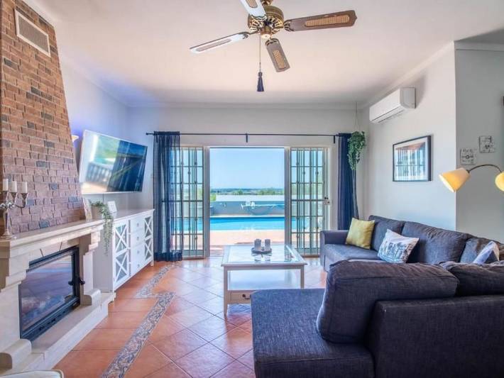 Ferienhaus für 8 Personen, mit Terrasse und Garten sowie Pool in Santa Bárbara de Nexe