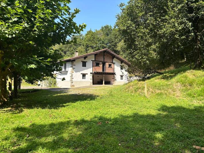Location de vacances pour 8 personnes, avec vue et jardin à Gautegiz Arteaga