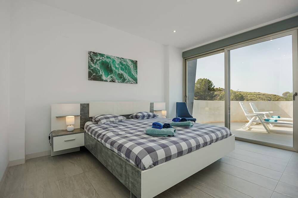 Nueva villa moderna con piscina privada climatizada in Busot, Costa Blanca
